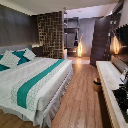 Bedrock Hotel Kuta Kuta  Luaran gambar