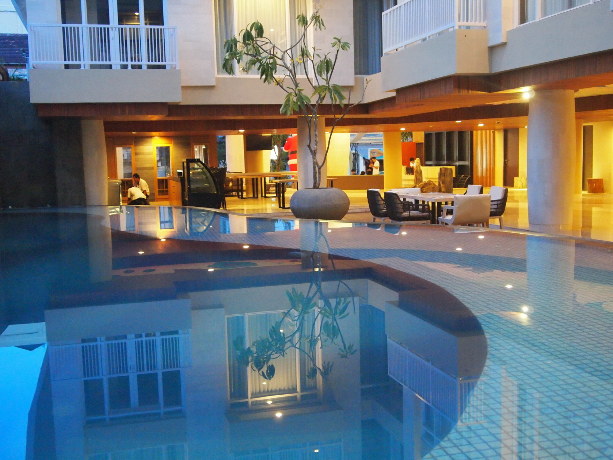Bedrock Hotel Kuta Kuta  Luaran gambar